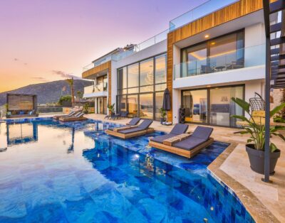 Villa Royal Life